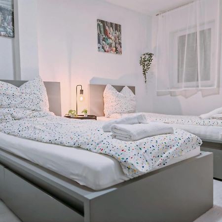 Charmantes Schickes Apartment Neuenstadt am Kocher Bagian luar foto