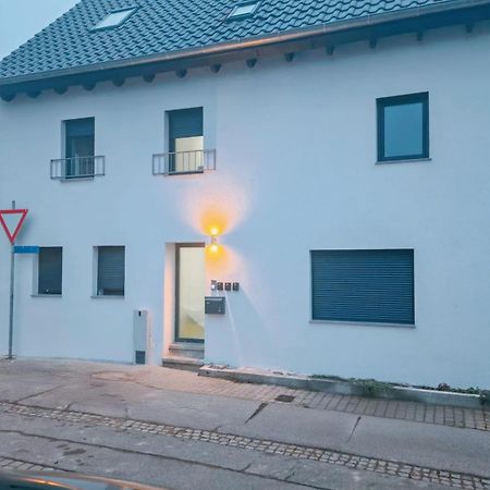 Charmantes Schickes Apartment Neuenstadt am Kocher Bagian luar foto