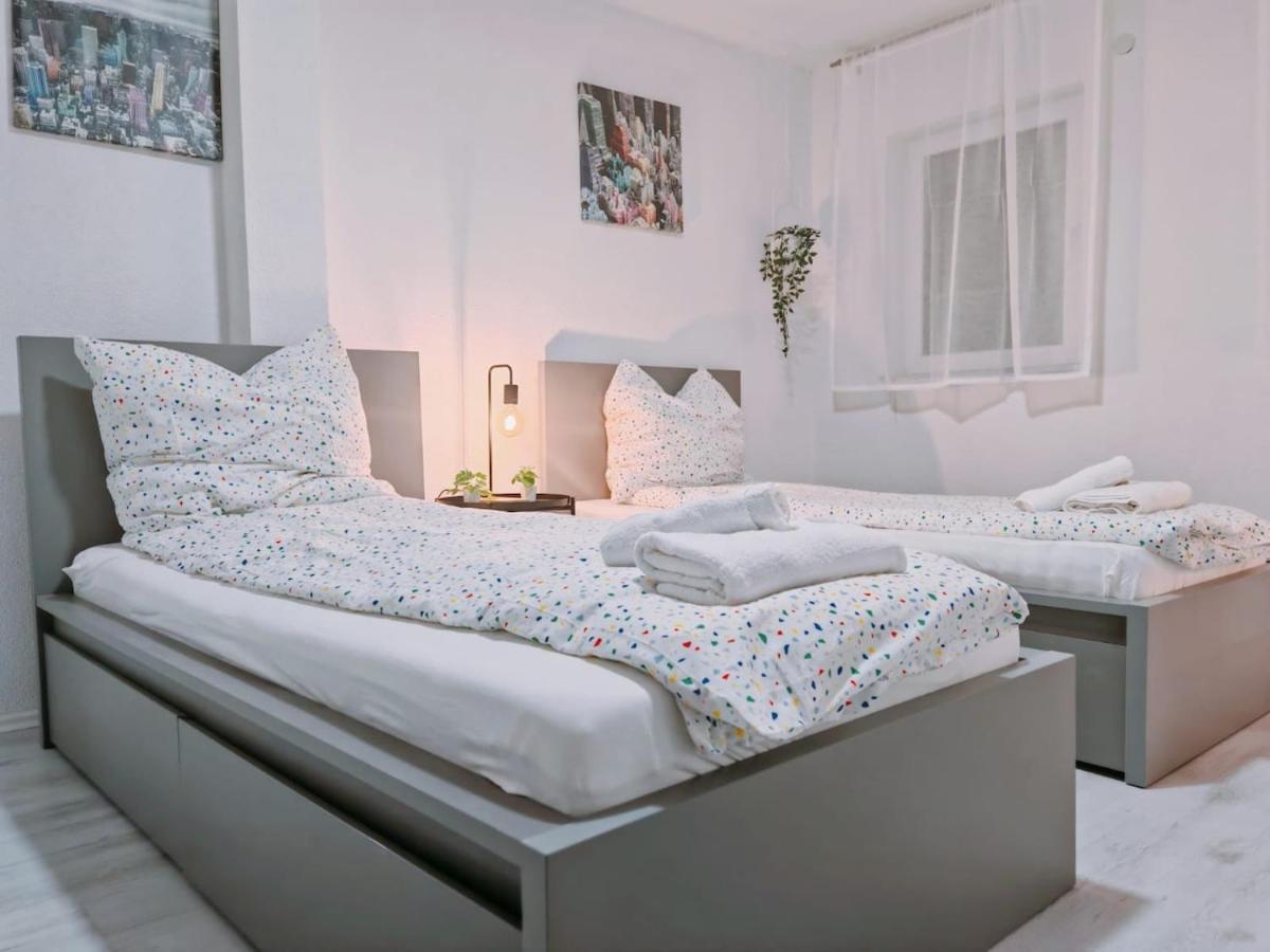 Charmantes Schickes Apartment Neuenstadt am Kocher Bagian luar foto