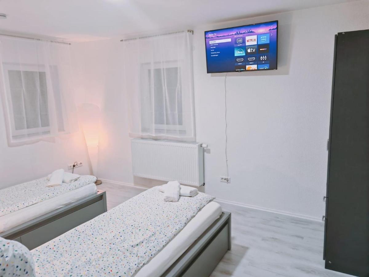 Charmantes Schickes Apartment Neuenstadt am Kocher Bagian luar foto